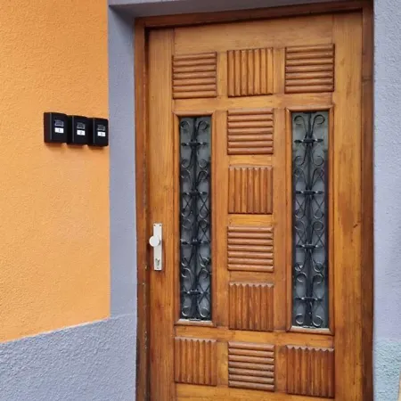 Apartmaji Medved, Brezplacno Parkiranje アパート