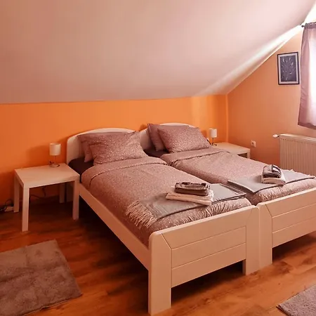 Apartmaji Medved, Brezplacno Parkiranje Apartamento *