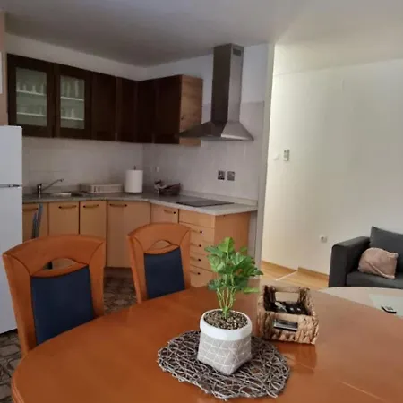 Apartmaji Medved, Brezplacno Parkiranje