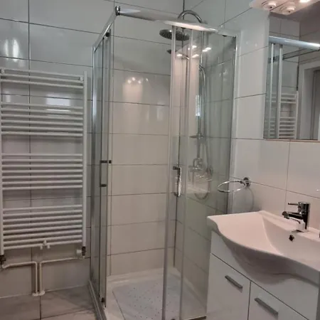 アパート Apartmaji Medved, Brezplacno Parkiranje