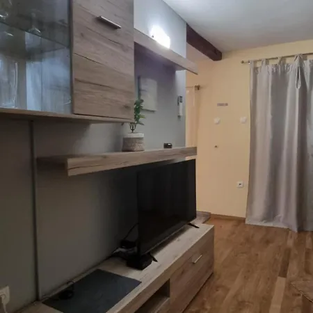 Apartmaji Medved, Brezplacno Parkiranje 아파트 *